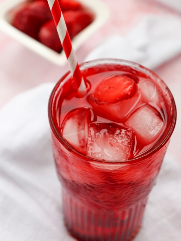 A-glass-of-Strawberry-Acai-Refresher