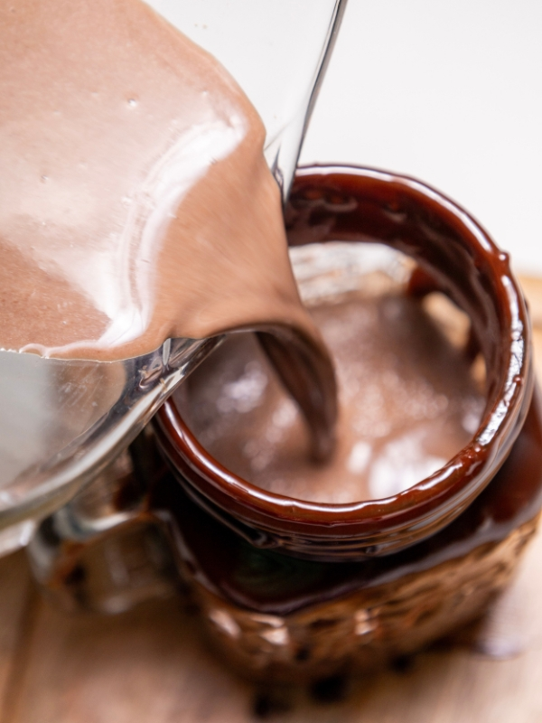 Pour-the-chocolate-milk-and-oat-mil-as-one-of-Chocolate-Freak-shake-Recipe