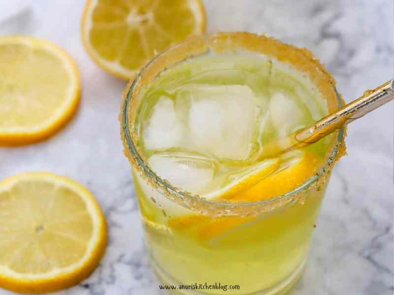 Classic-Homemade-Lemonade