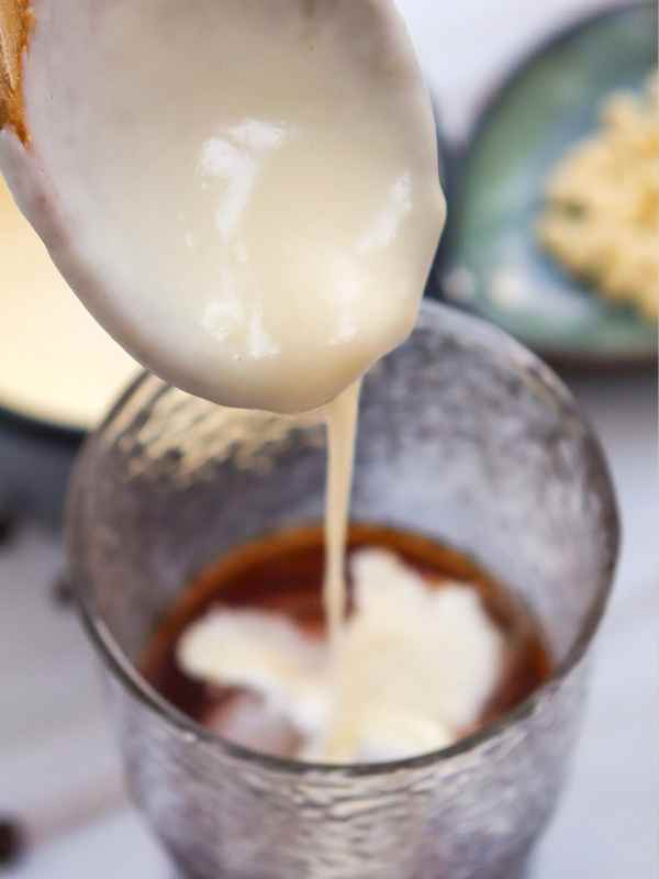 How-to-Make-an-Iced-White-Chocolate-Mocha-with-Homemade-Syrup.