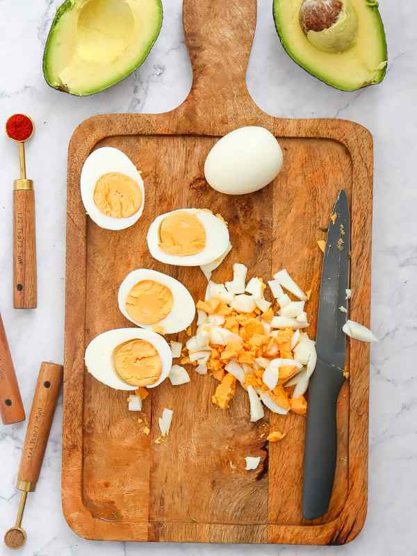 Ingredients-for-the-Avocado-Egg-Salad-Toast