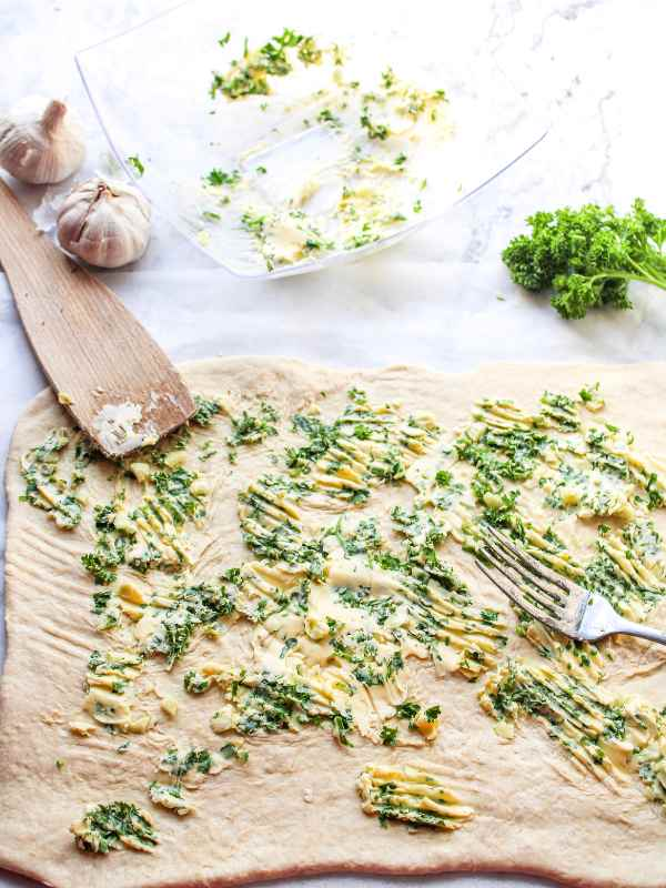 Make-the-Garlic-Butter-Spread