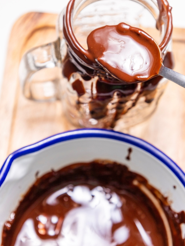 Melt-the-Chocolate-and-spread