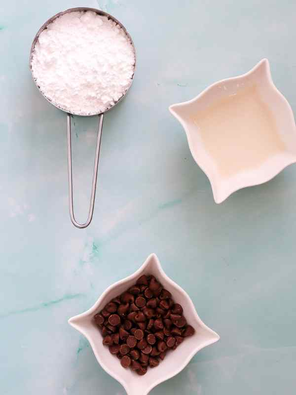 Prepare-the-Chocolate-Dip