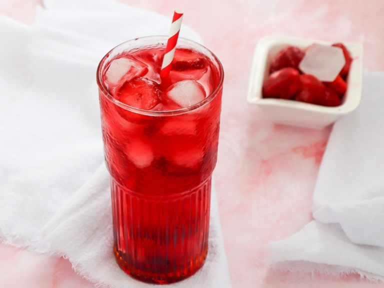 Strawberry-Acai-Refresher-Recipe