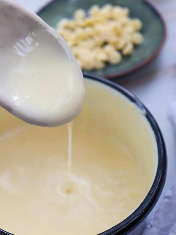 The-Advantages-of-Making-Your-Own-White-Chocolate-Syrup.