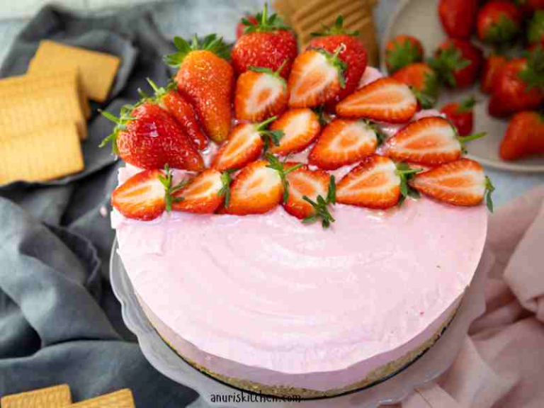 strawberry-no-bake-chessecake-recipe