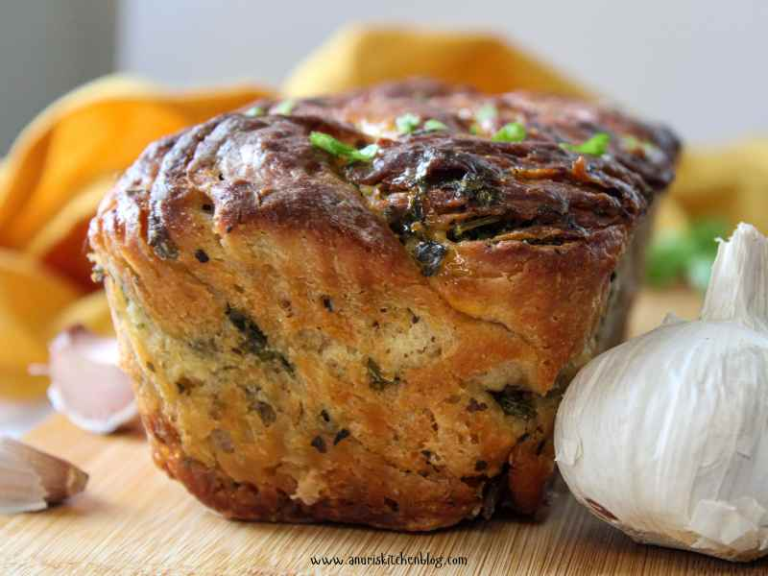 swirl-garlic-bread