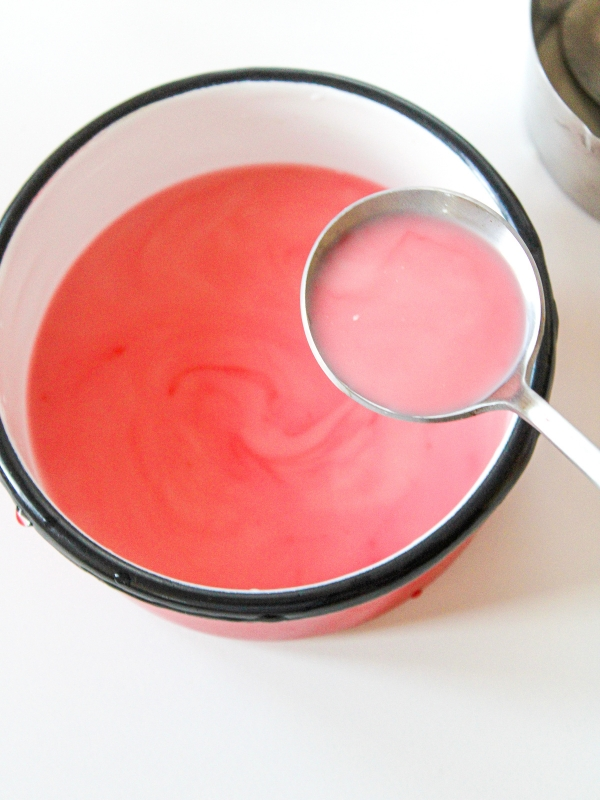 Allowing-the-mixture-to-be-well-combined