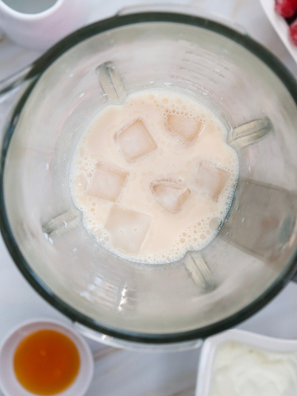 Add-ice-to-the-mixture-Strawberry-Cheesecake-Frappuccino-Recipe