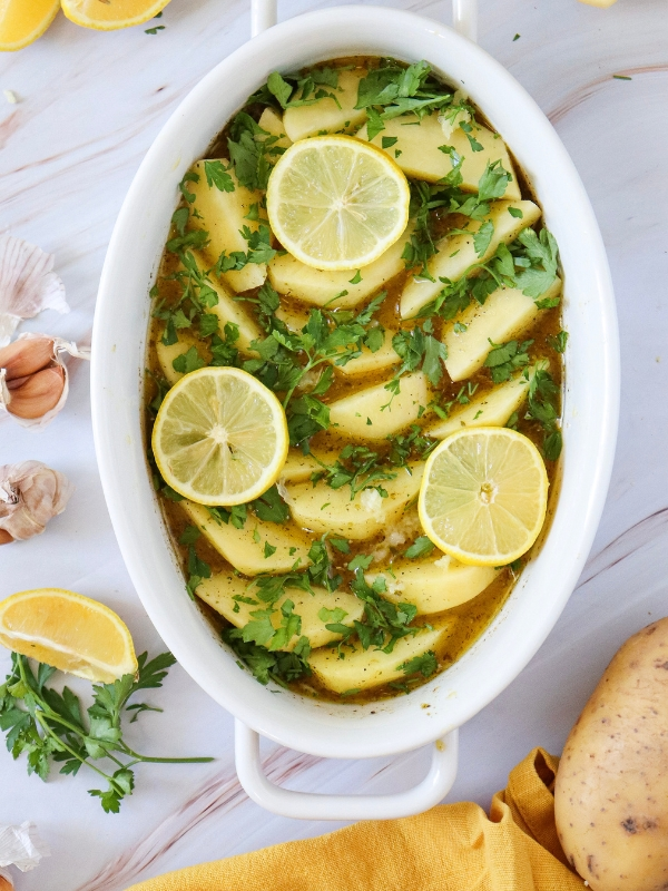 Adding-the-garlic-and-Parsleyย