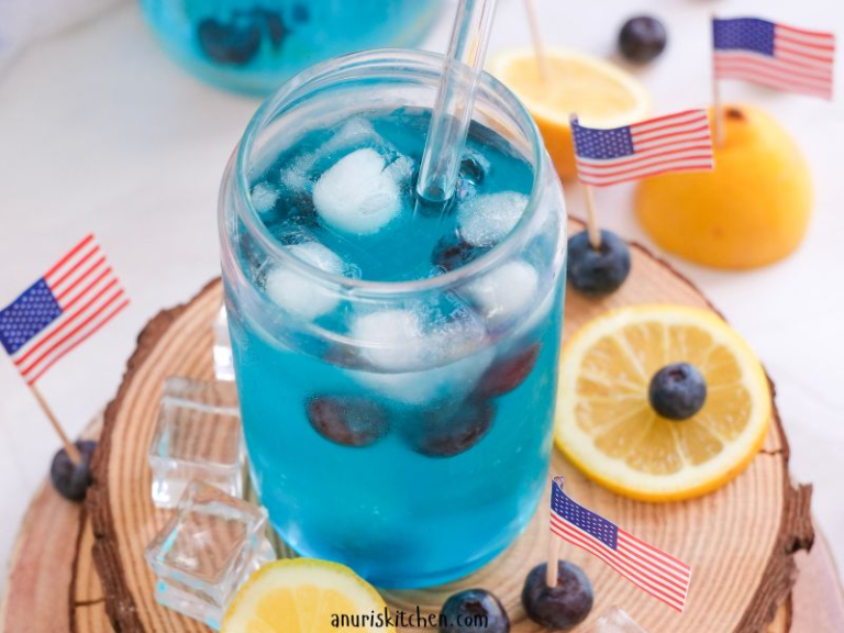 Blue-Curacao-Fourth-of-July-Mocktail-Recipe.