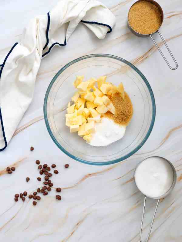Cream-the-Sugars-and-Butter