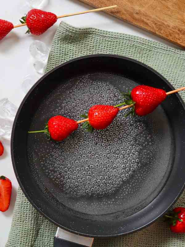 Dip-the-strawberries