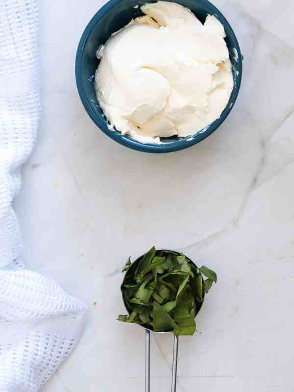 Prepare-the-Cream-Cheese-and-Basil-Filling