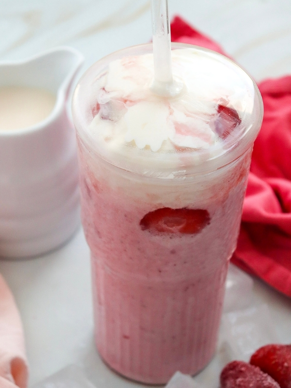 Strawberry-Cheesecake-Frappuccino