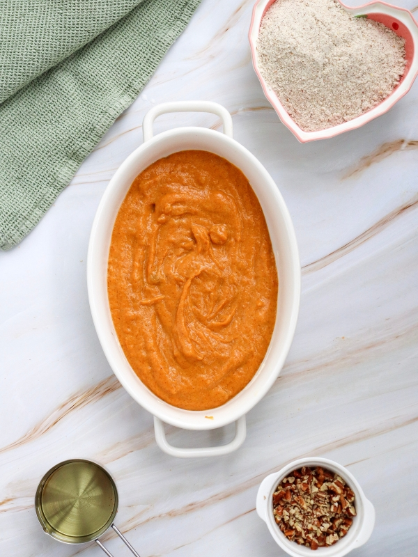 Pour-in-the-pumpkin-mixture